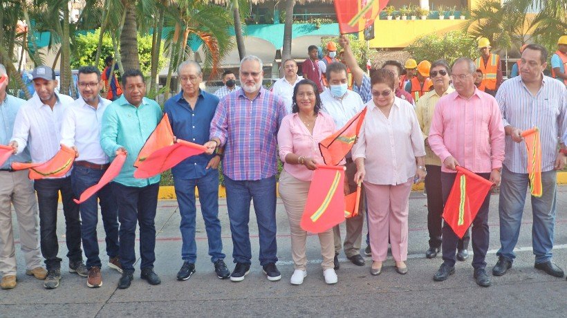 Da Abelina López banderazo a rehabilitación del colector Nao Trinidad
