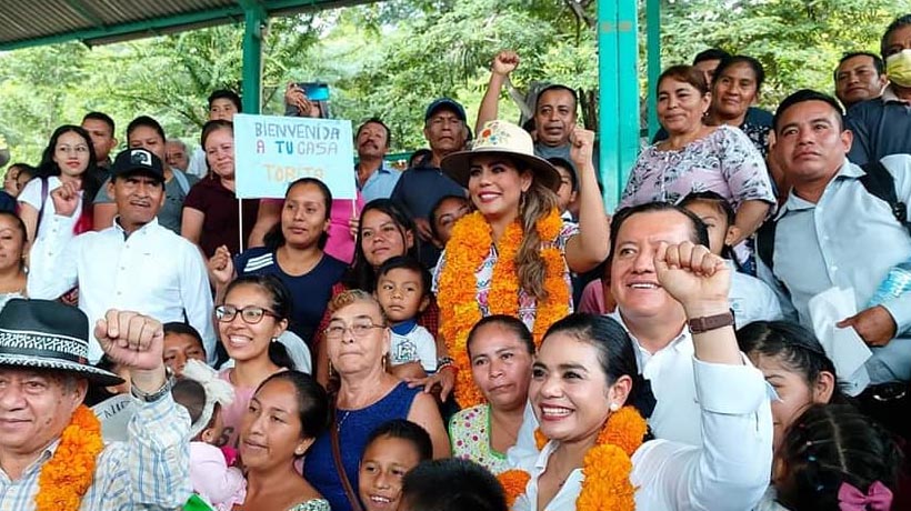 Entrega Evelyn Salgado obras en Santa Bárbara, comunidad de Chilpancingo