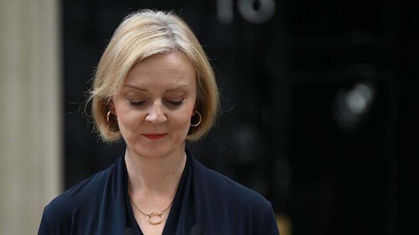 Renuncia la primera ministra de Reino Unido; duró 45 días