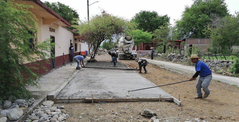 Financian migrantes y gobierno estatal obras de infraestructura en Guerrero