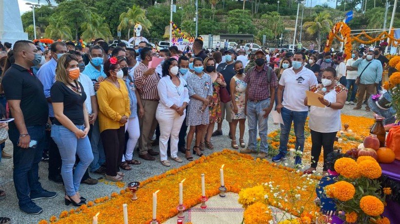 Convoca en Acapulco a participar en ofrenda por Día de Muertos