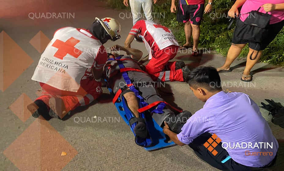 Se lesiona motociclista tras derrapar en Zihuatanejo