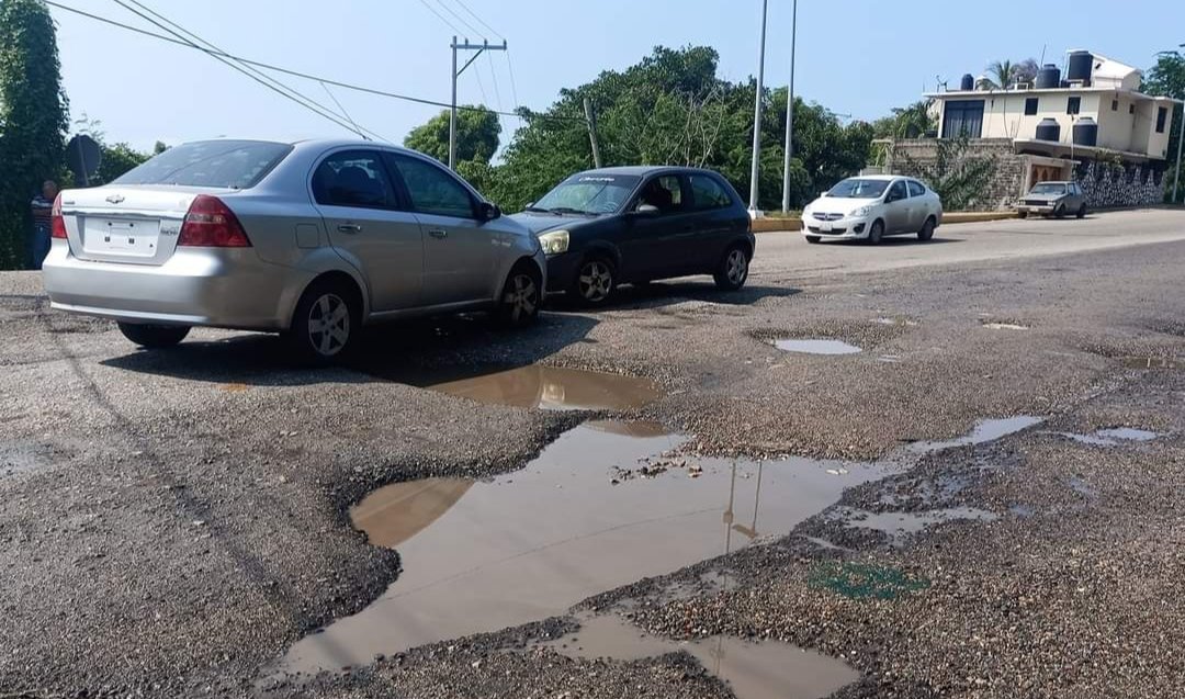 De tantos baches no se nota los que se reparan: Ayuntamiento de Acapulco