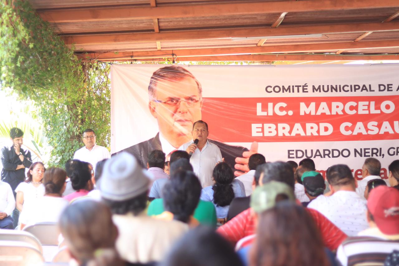 Luis Walton toma protesta a comités que apoyan a Marcelo Ebrard