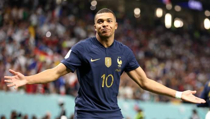 Mbappe le da la victoria a Francia frente a Dinamarca