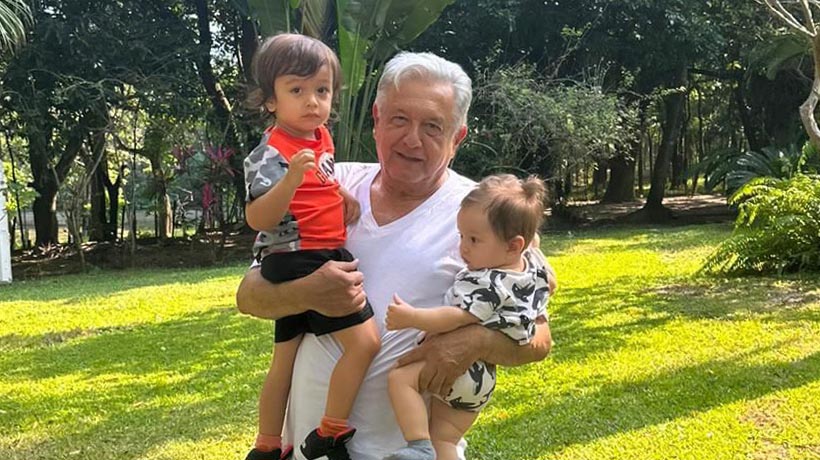 Presume AMLO ‘acarreados’ en su cumple