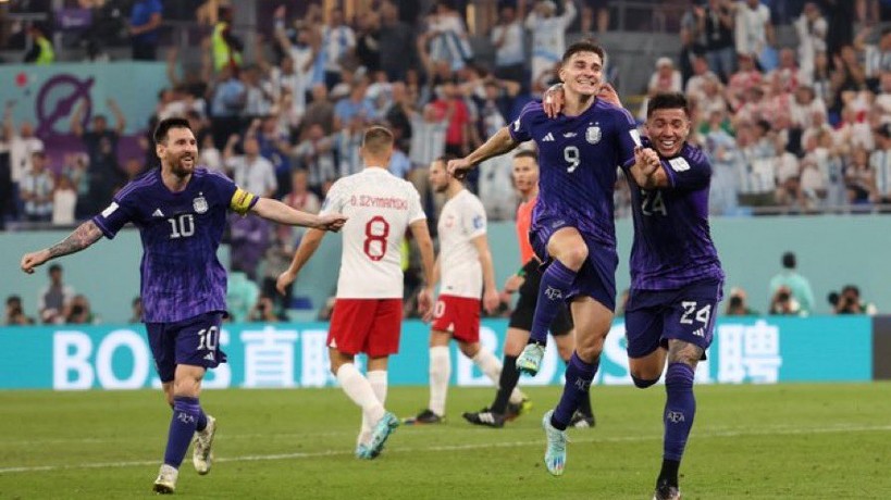 Gana Argentina 2-0 a Polonia y ambos avanzan a octavos en Qatar 2022