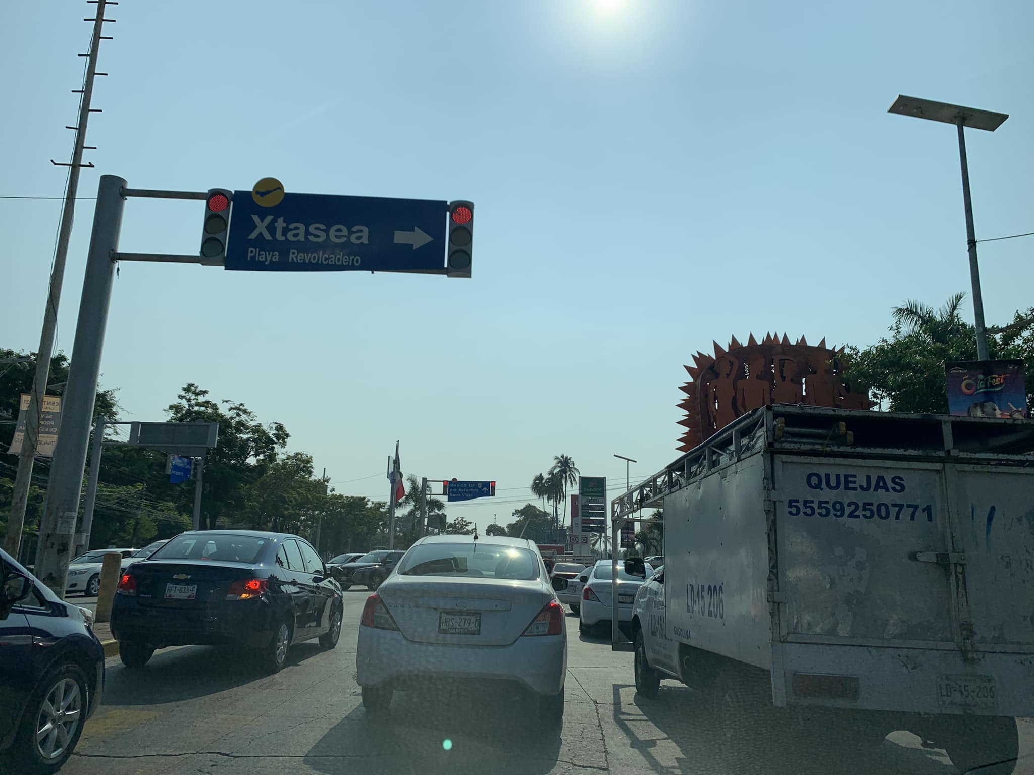 Bloquean frente a las oficinas de Protur en Acapulco