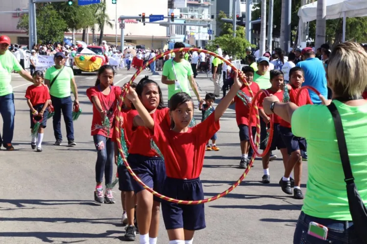 Habrá premios en efectivo en desfile por Revolución Mexicana en Acapulco