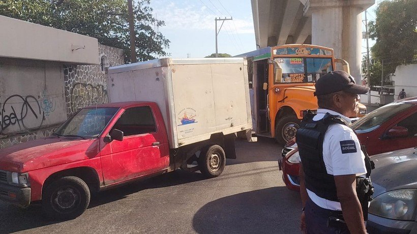 Protestan comerciantes en Acapulco por corte de CFE