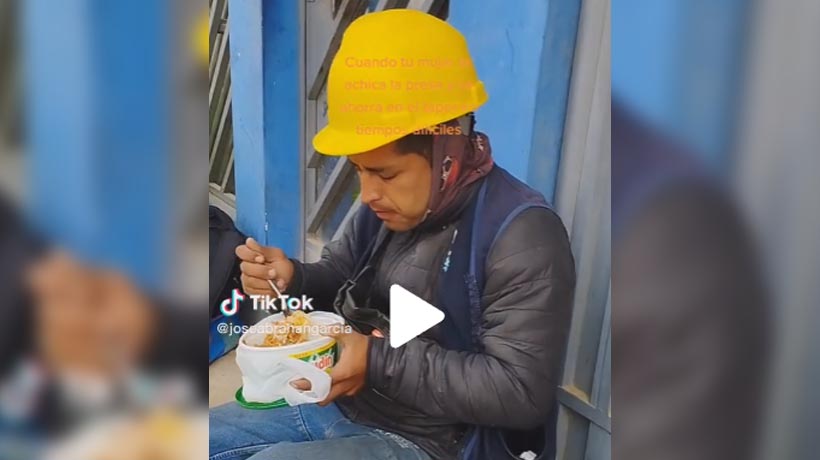 VIDEO: Se burlan de obrero por comer en envases en lugar de tuppers