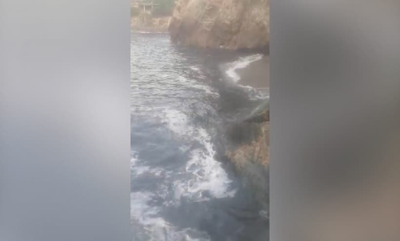 Denuncian pescadores contaminación en playa Garrobo de Acapulco