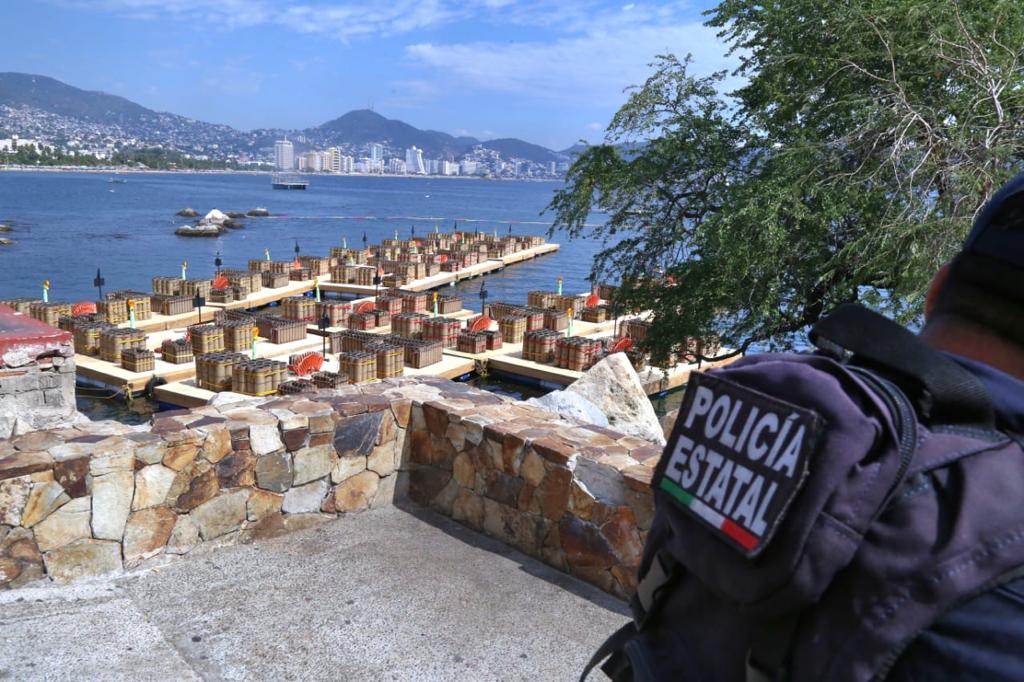 Supervisan 18 barcazas con material para Gala de Pirotecnia en Acapulco