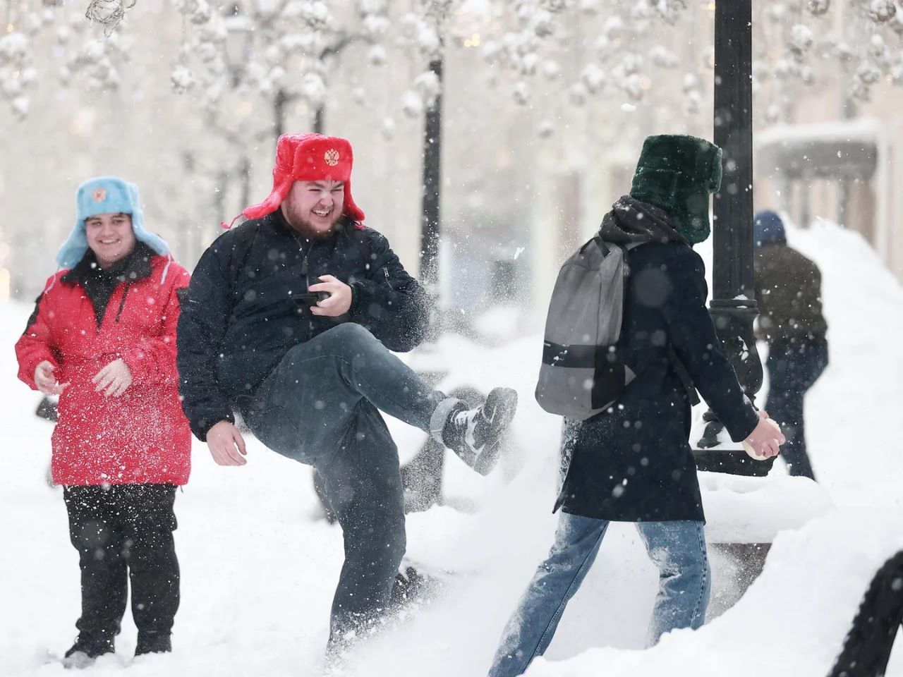 ¡Congelados! Amanece Moscú sepultado en nieve
