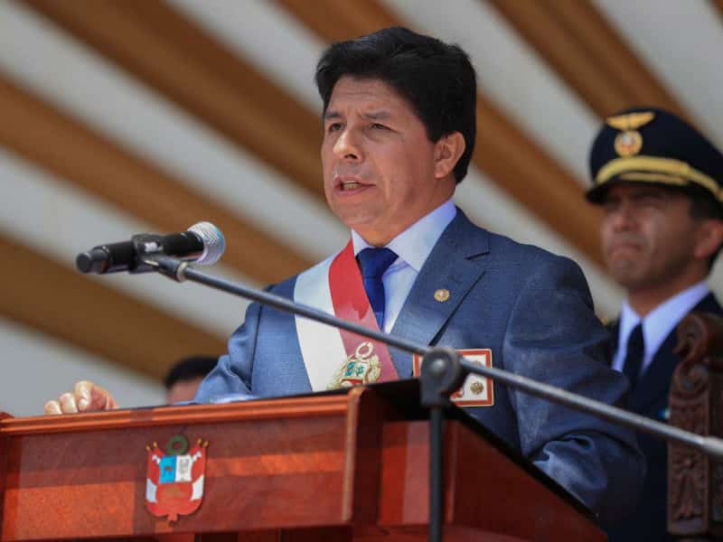 Después de dar golpe de Estado, el Presidente de Perú es destituido por su Congreso