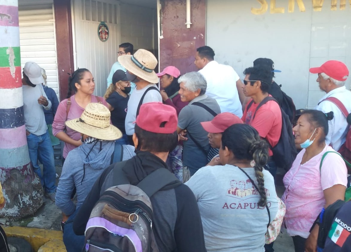 Protesta trabajadores de Servicios Públicos de Acapulco; denuncian hostigamiento