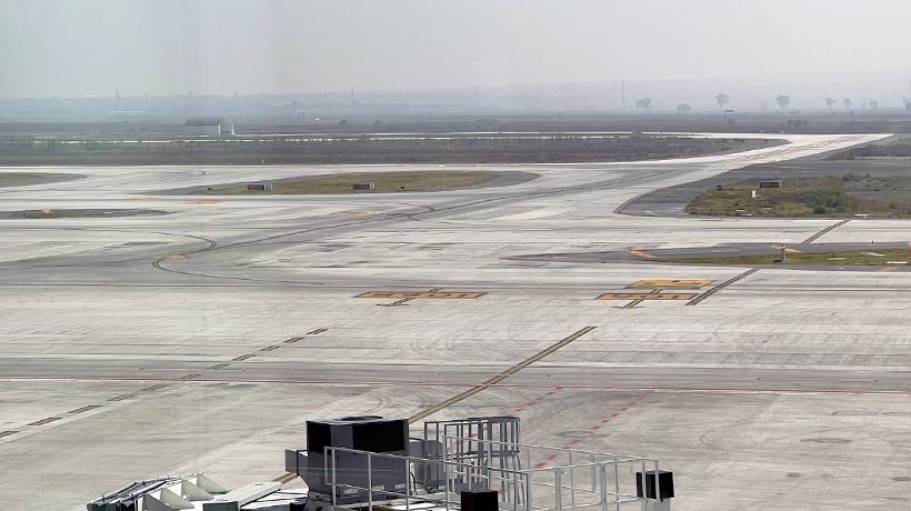 Provoca niebla retrasos en vuelos del AIFA