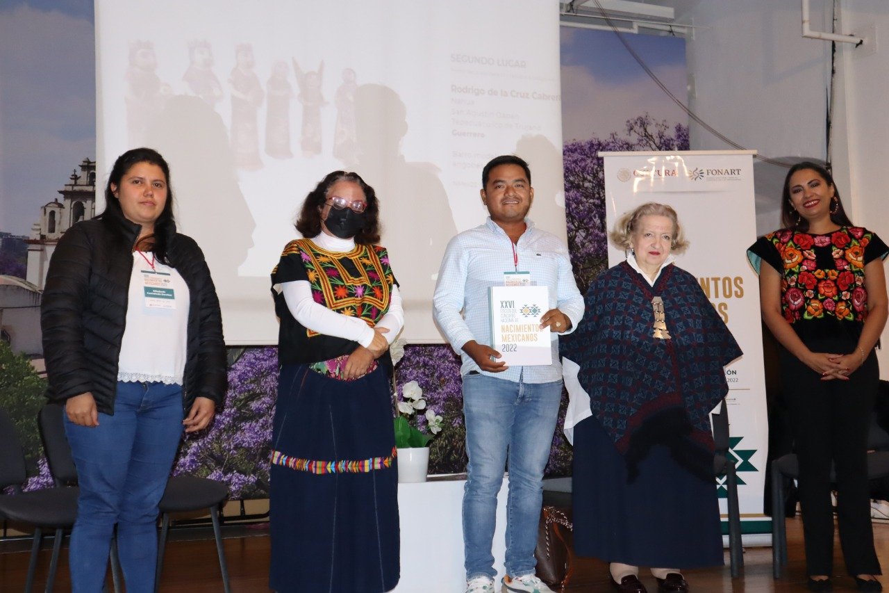 Premian a artesanos de Guerrero en concurso nacional de nacimientos