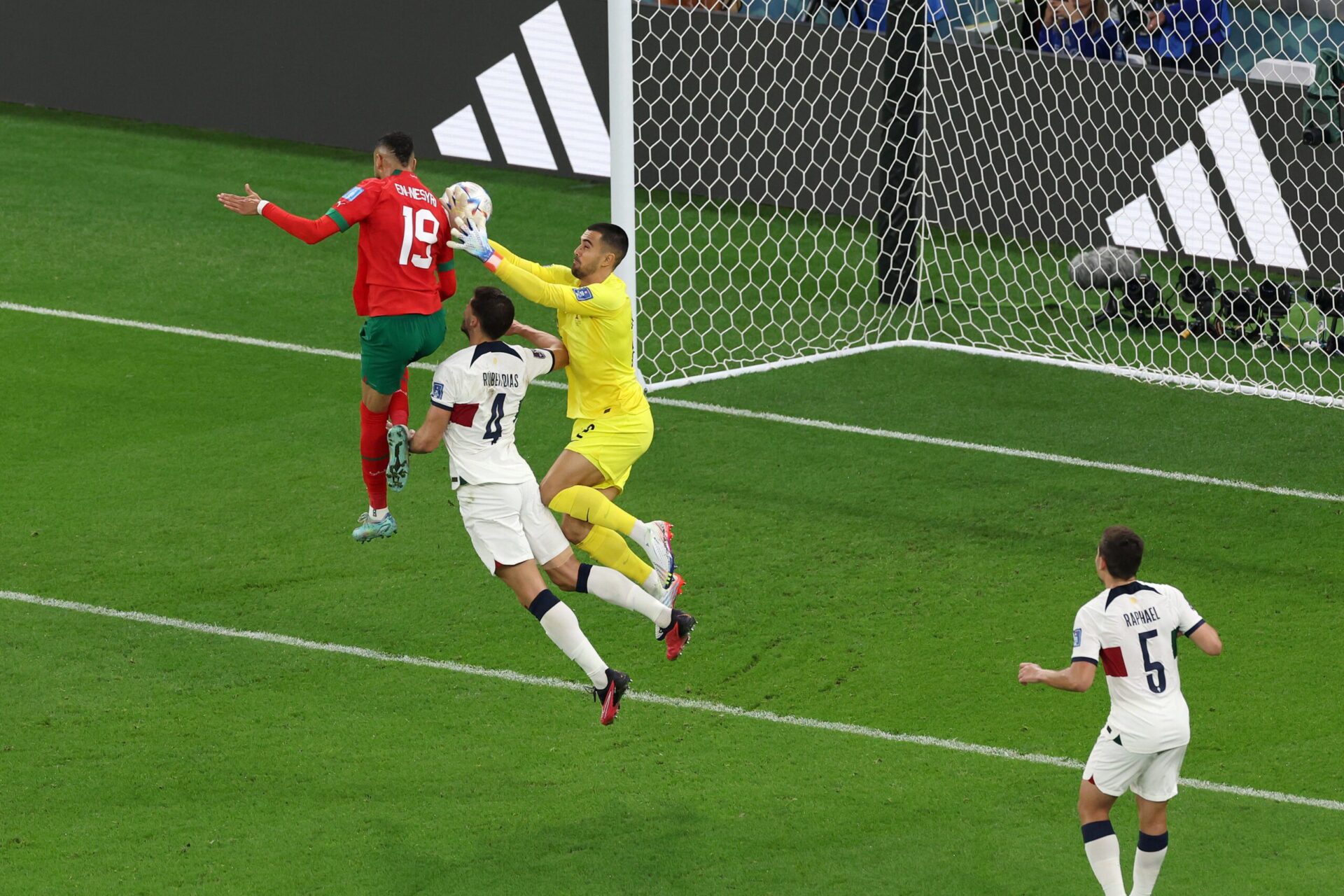 ¡Histórico! Marruecos vence a Portugal y pasa a semifinales