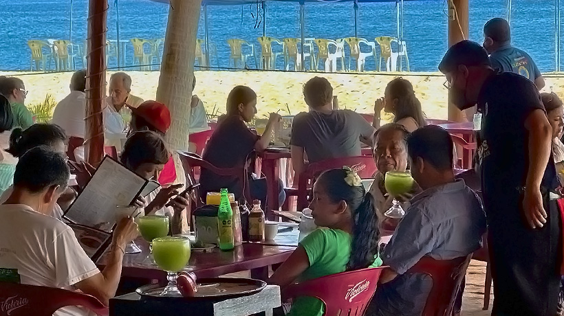Prevén ventas altas para bares y restaurantes de Acapulco por vacaciones decembrinas