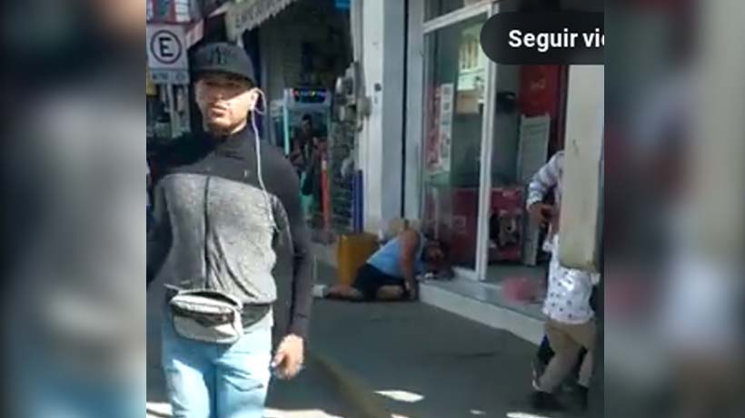 VIDEO: Sicario dispara contra comerciante en pleno centro de Irapuato