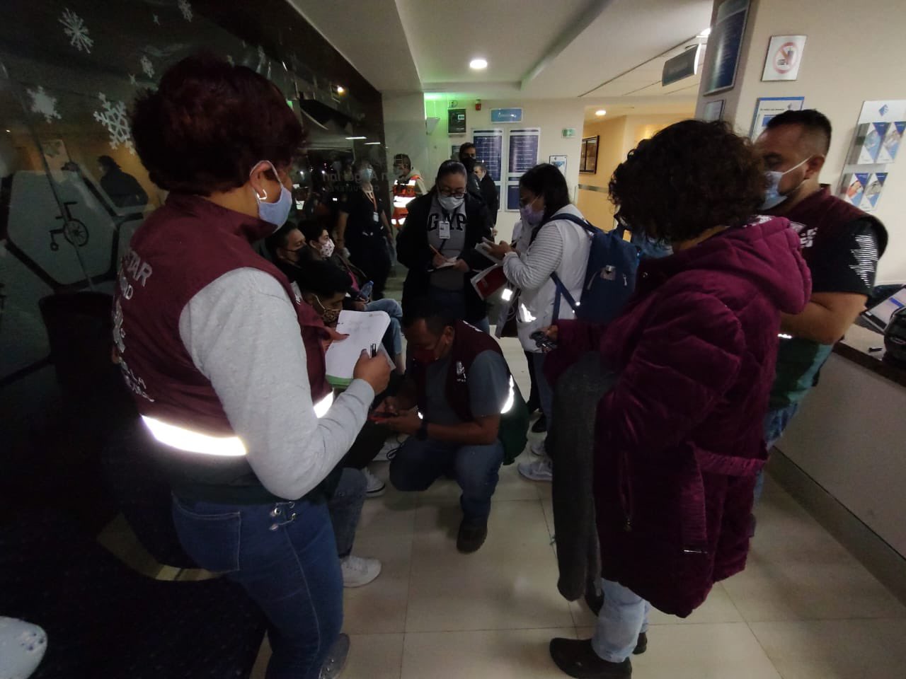 Permanecen hospitalizadas 21 personas por accidente en la Línea 3 del Metro