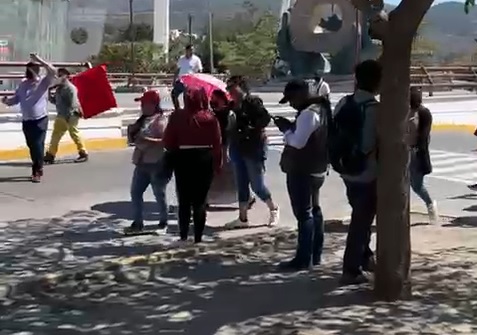 Bloqueó CETEG frente al Palacio de Gobierno en Chilpancingo