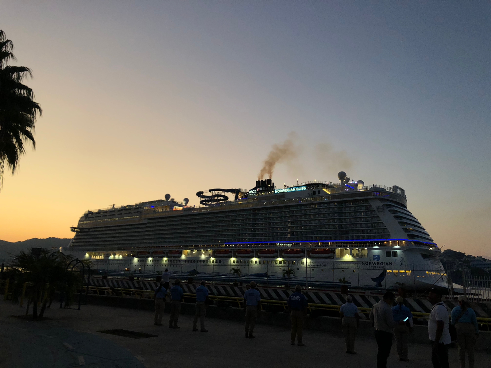 Llegan más de 5 mil personas a Acapulco a bordo del Norwegian Bliss