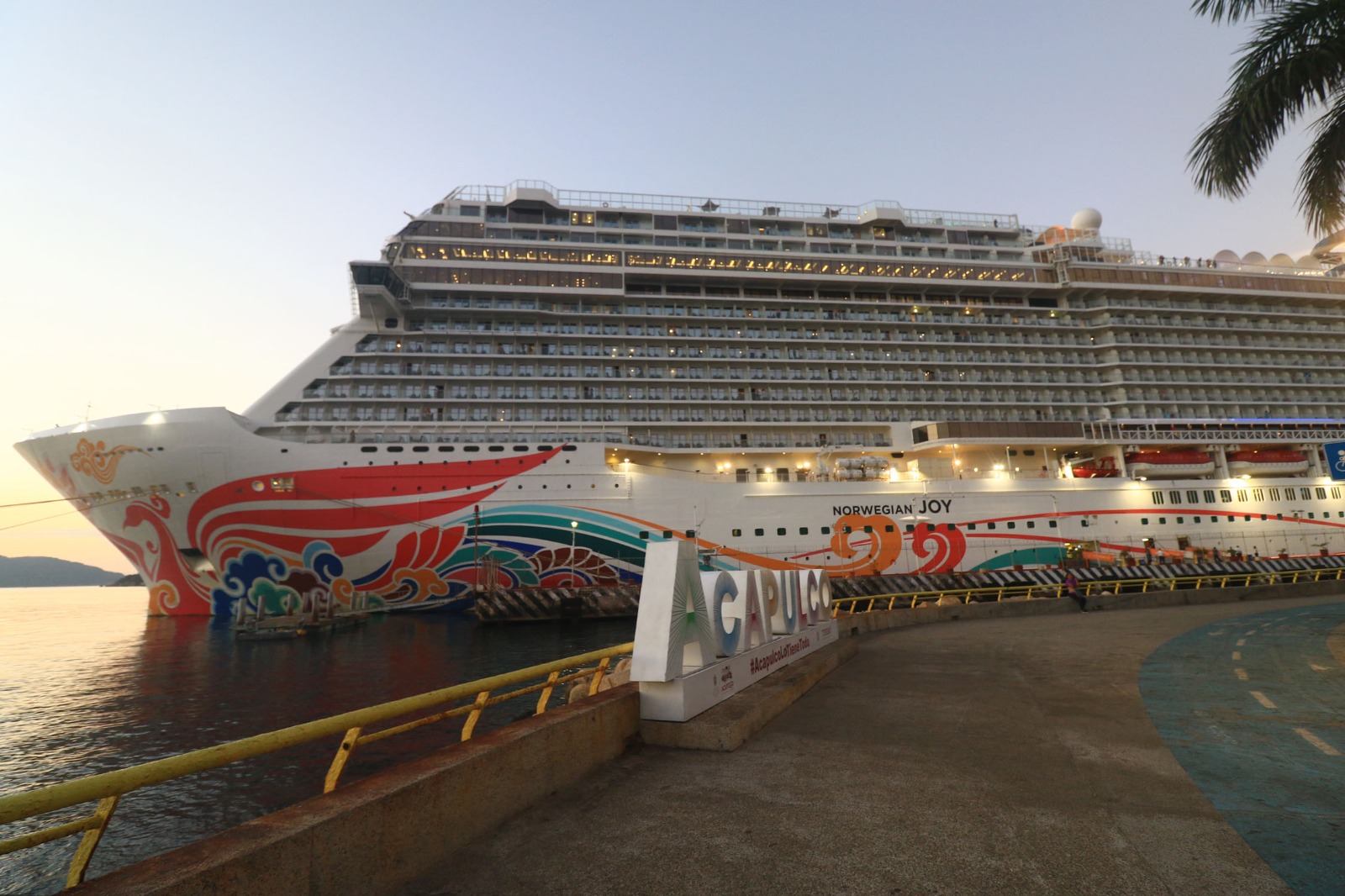 Llegan más de 5 mil personas a Acapulco a bordo del crucero Norwegian Joy