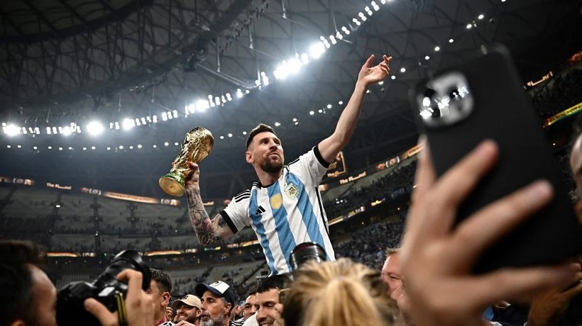 Messi deseaba que Maradona le entregara la Copa del Mundo