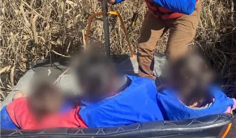Quedan varadas 3 niñas migrantes en el Río Bravo; rescate se logró con éxito