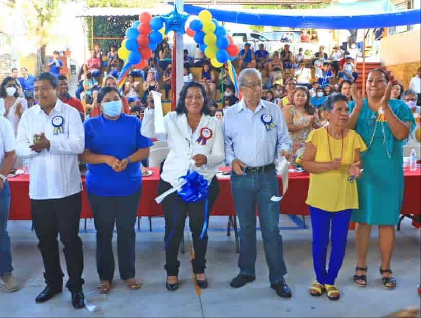 Refrenda Abelina López compromiso de su gobierno con la Educación