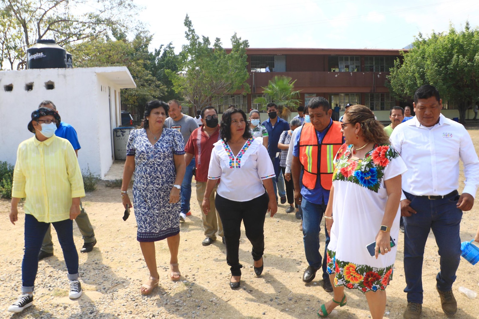 Anuncia Abelina López mejoras para la secundaria técnica 5