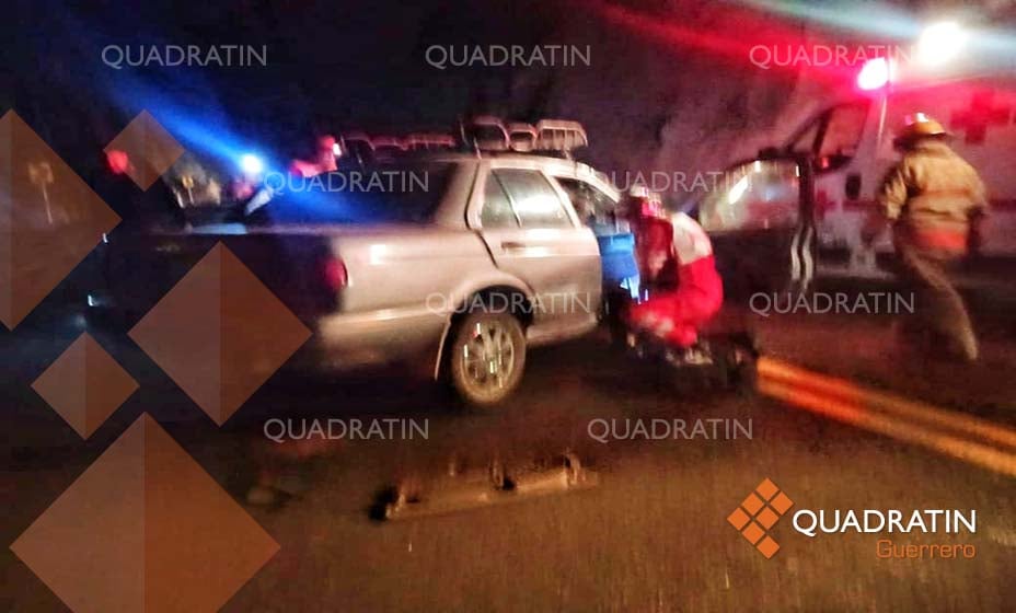 Quedan prensadas 2 personas tras accidente en el libramiento a Tixtla