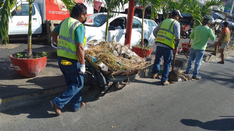 Realizan 33 brigadas de limpieza en mercados de Acapulco