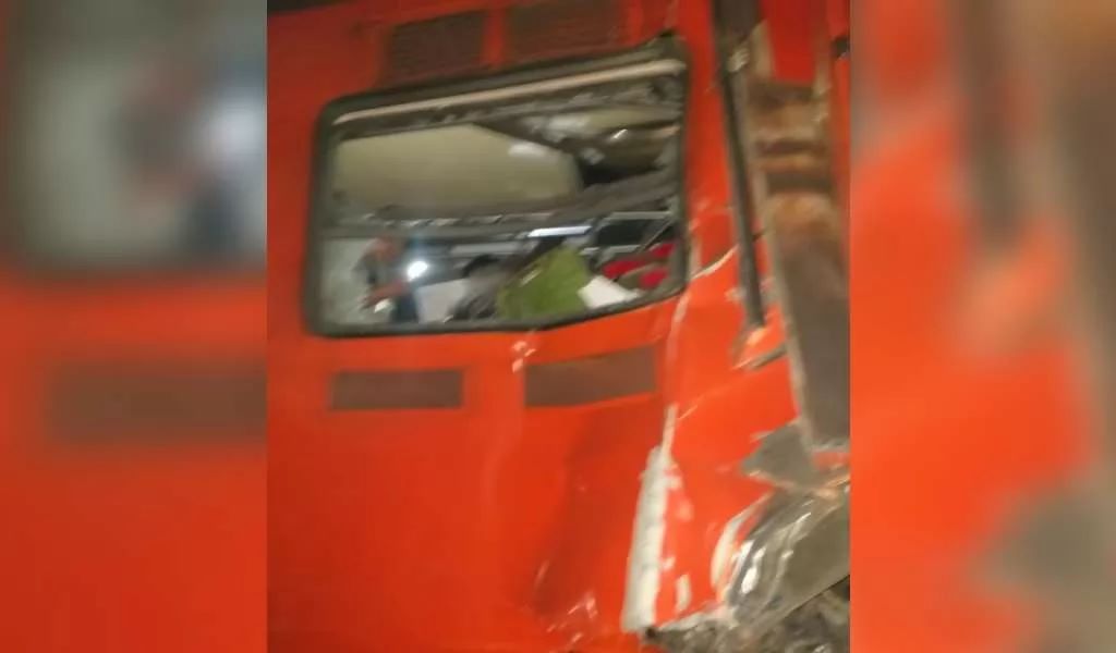 Confirman un muerto tras choque en Línea 3 del metro en CDMX