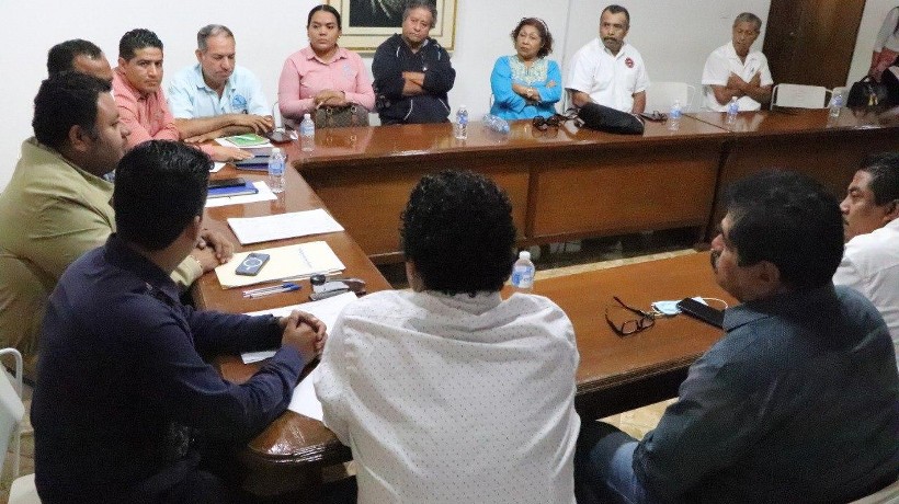 Presentan funcionarios de Guerrero programas ante organizaciones sociales
