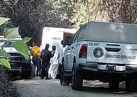 Hallan 5 cuerpos descuartizados bajo un puente en la zona rural de Acapulco