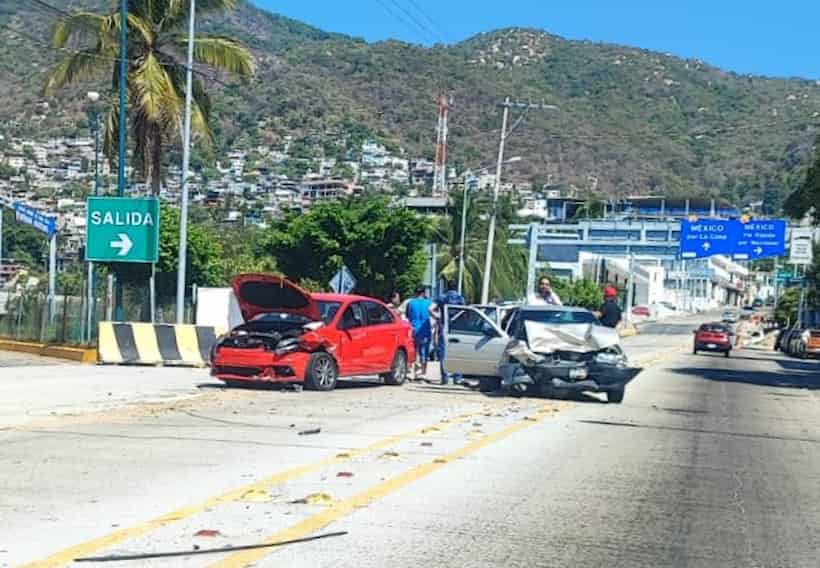 Hombre resulta lesionado tras accidente automovilístico en Acapulco