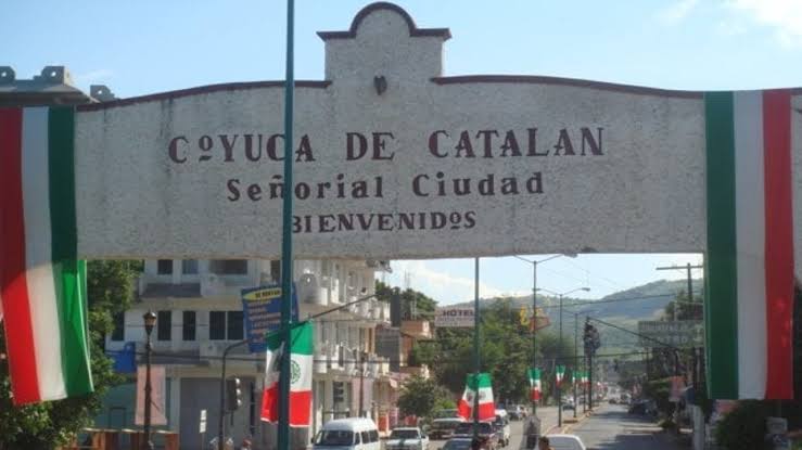 Desplazan a habitantes de Coyuca de Catalán por violencia