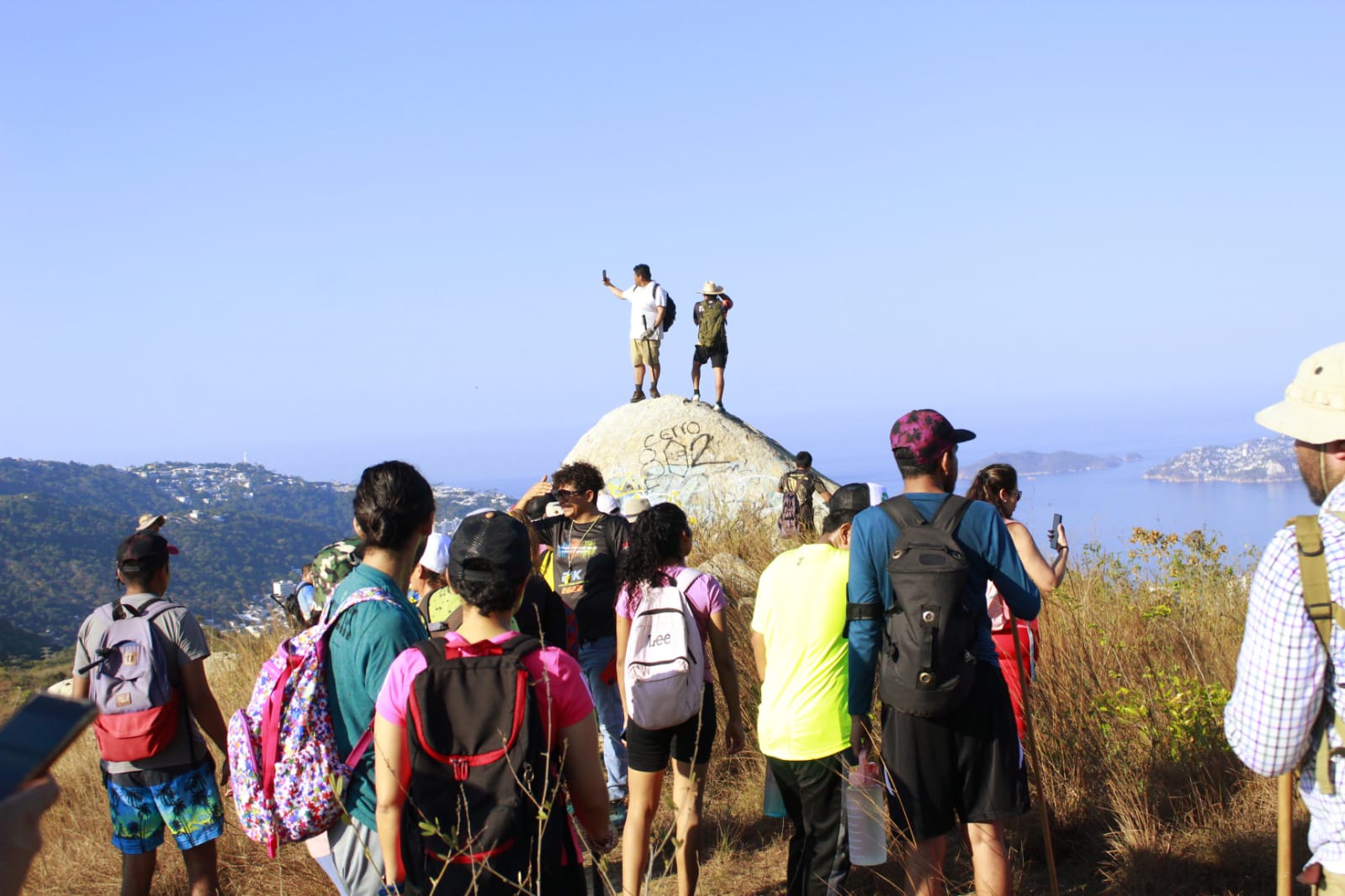 Segundo recorrido de senderismo en Acapulco recibe turistas internacionales