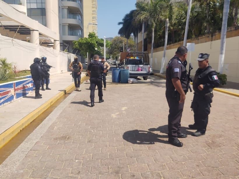 Hieren de bala a un hombre en acceso a playa Icacos de Acapulco