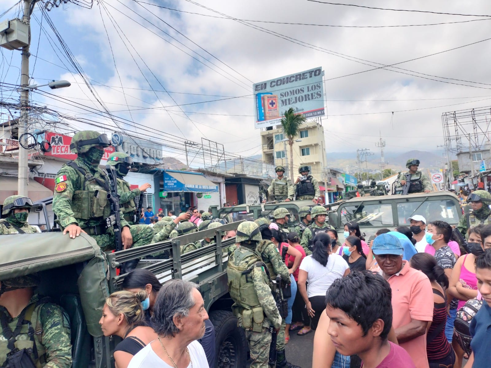 Detienen a comerciante con arma de fuego en Acapulco