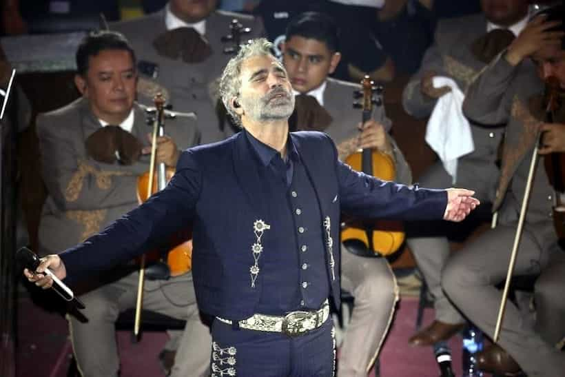 Ofrece Alejandro Fernández concierto en estado de ebriedad