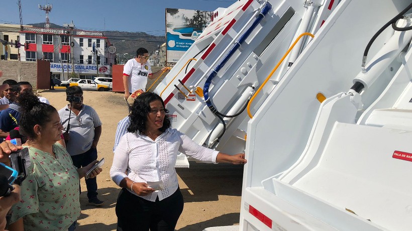 Compran otros 7 camiones recolectores de basura en Acapulco