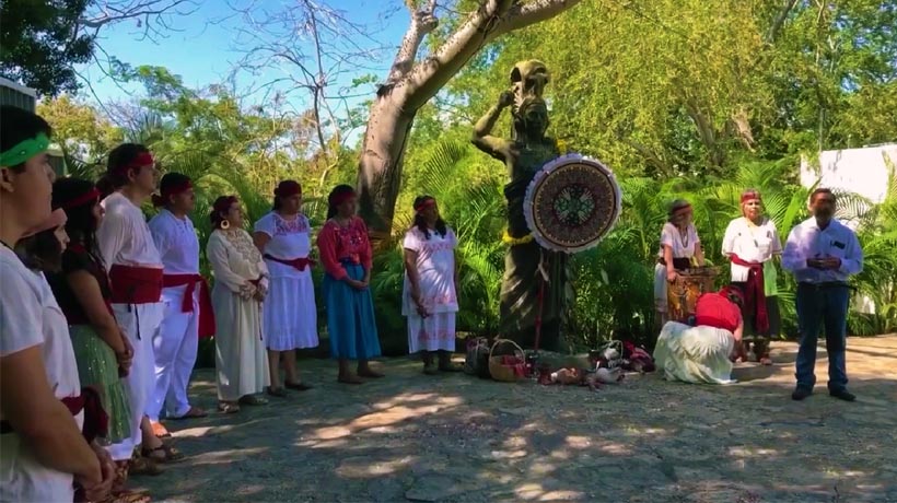 Honran indígenas al emperador Cuauhtémoc en Acapulco