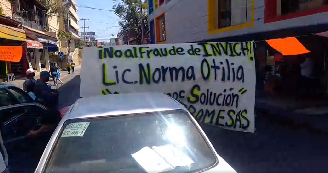 Denuncian con bloqueo presunto fraude del Instituto de Vivienda en Chilpancingo