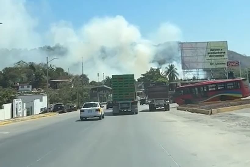 Incendio consume pastizal en Acapulco