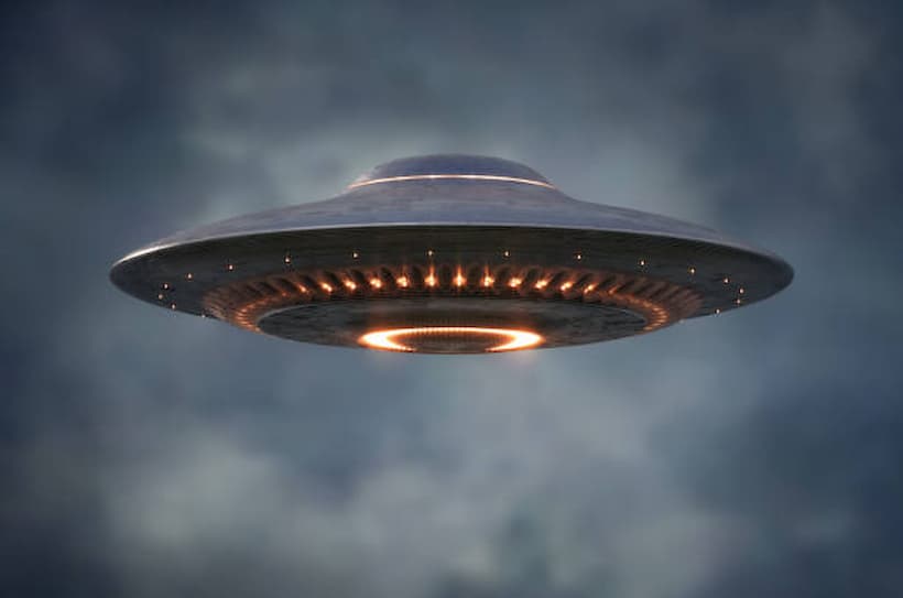 ¿Invasión extraterrestre? “Viajero del tiempo” afirma que hoy llegan los aliens