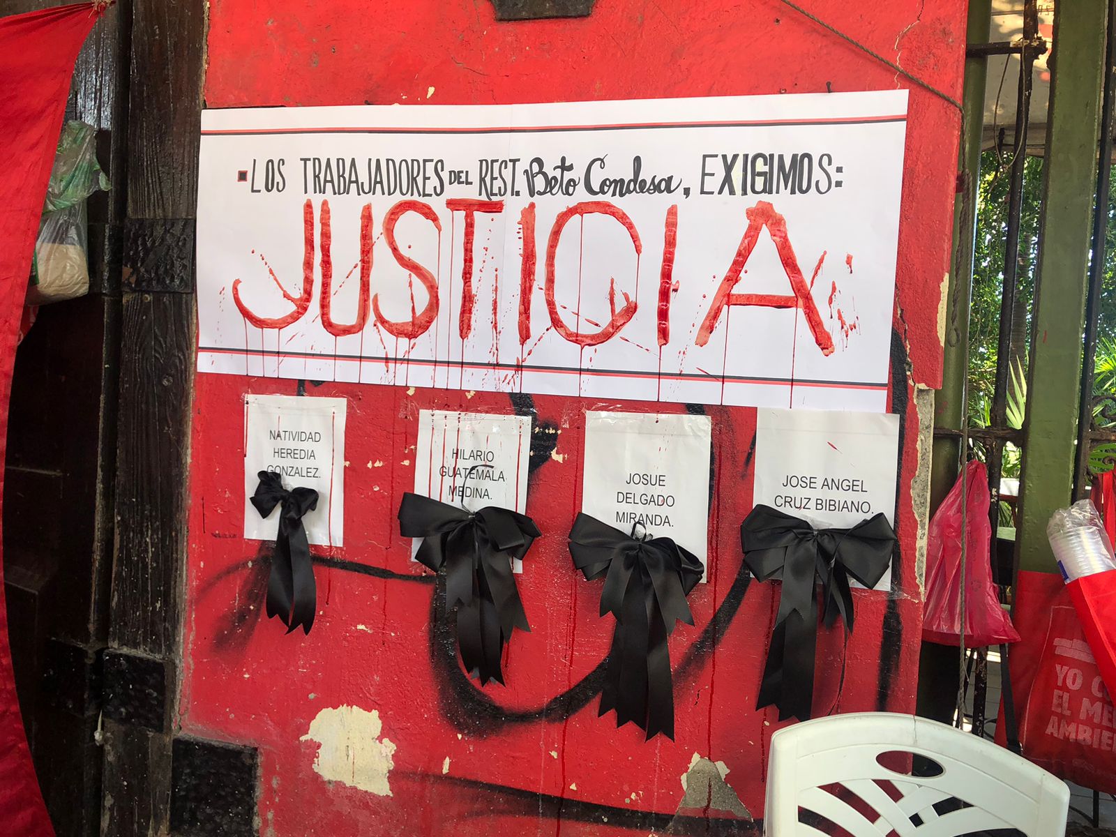 Exigen justicia laboral trabajadores del restaurante “Beto Condesa” en Acapulco
